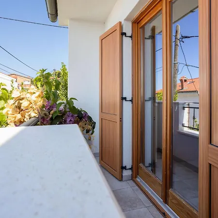 Front In With Wifi Apartment *